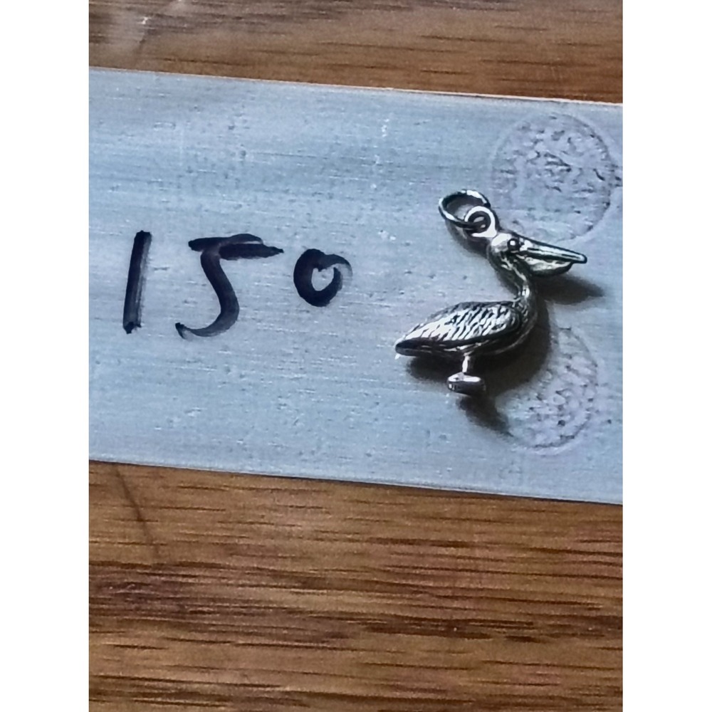 pelican charm pendant Silver textured feather details vintage 925